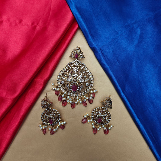 Beautiful Victorian Pendant In Ruby Beads