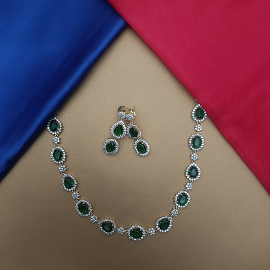 Elegant GJ Short Necklace In Green Stone