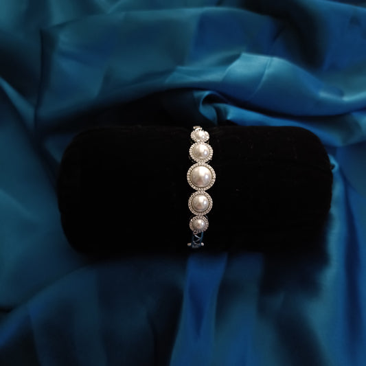 Stylish Pearl Bracelet