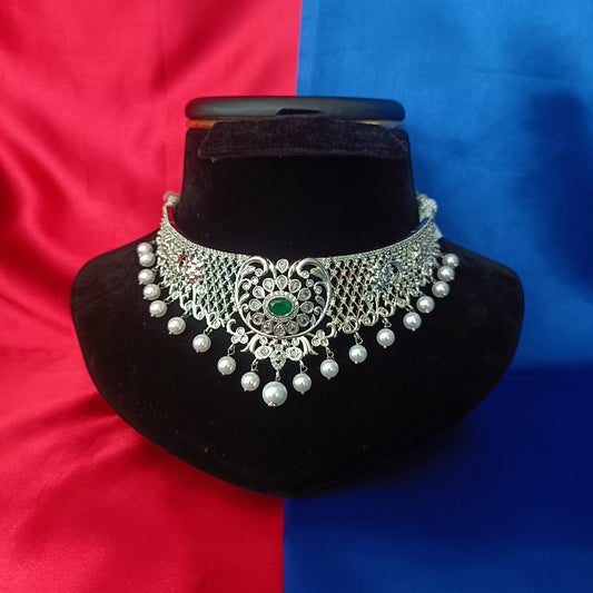 Beautiful Silver Choker In Green Stone