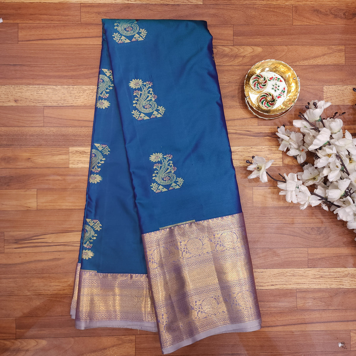 Resham Kanchi Butta Saree