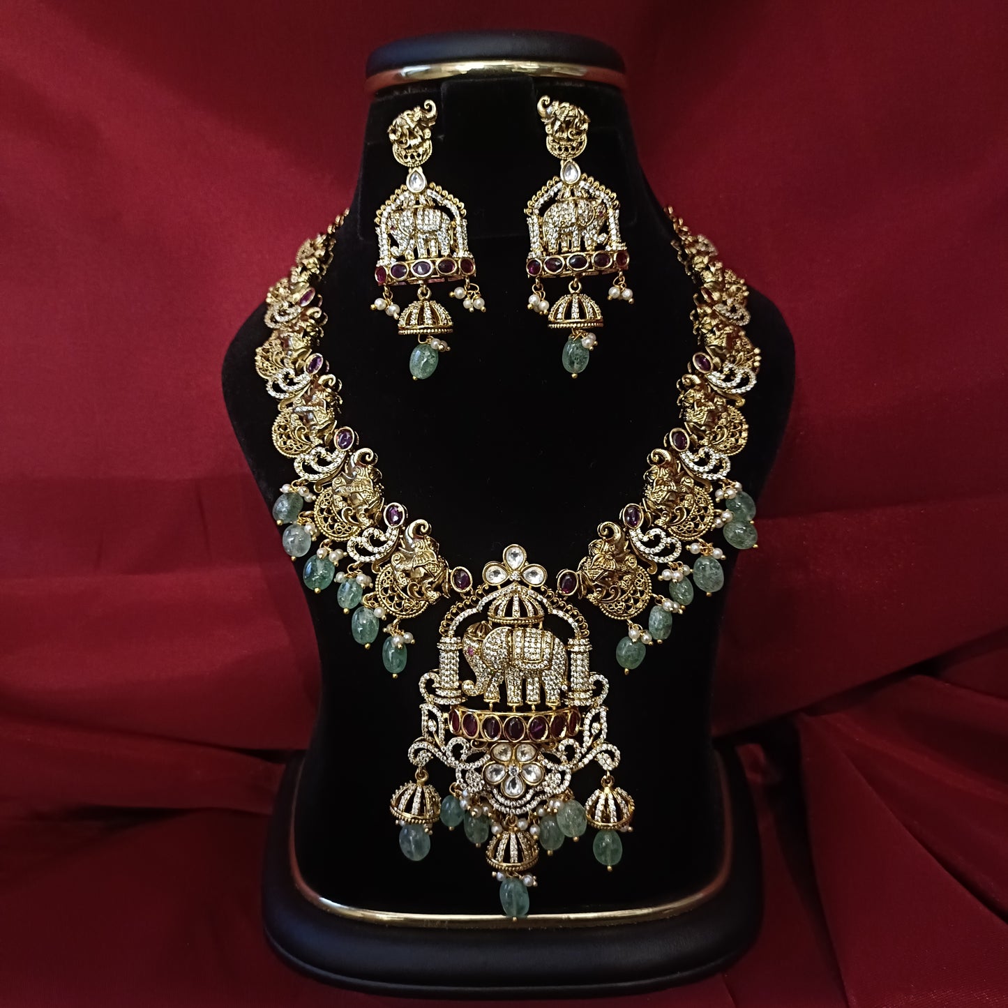 Unique Mehandi Polish Short Necklace