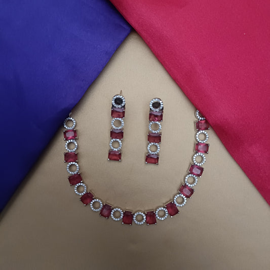 Elegant Silver Short Necklace