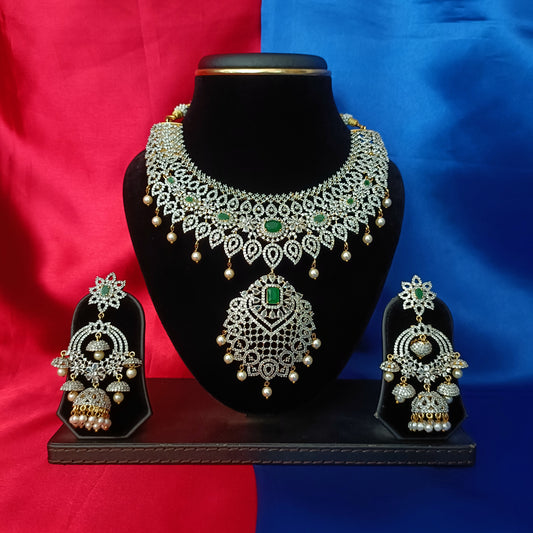 Beautiful GJ Short Necklace In Green Stone