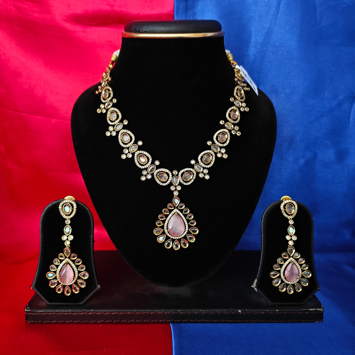 Beautiful Victorian Short Necklace In Baby Pink Stone