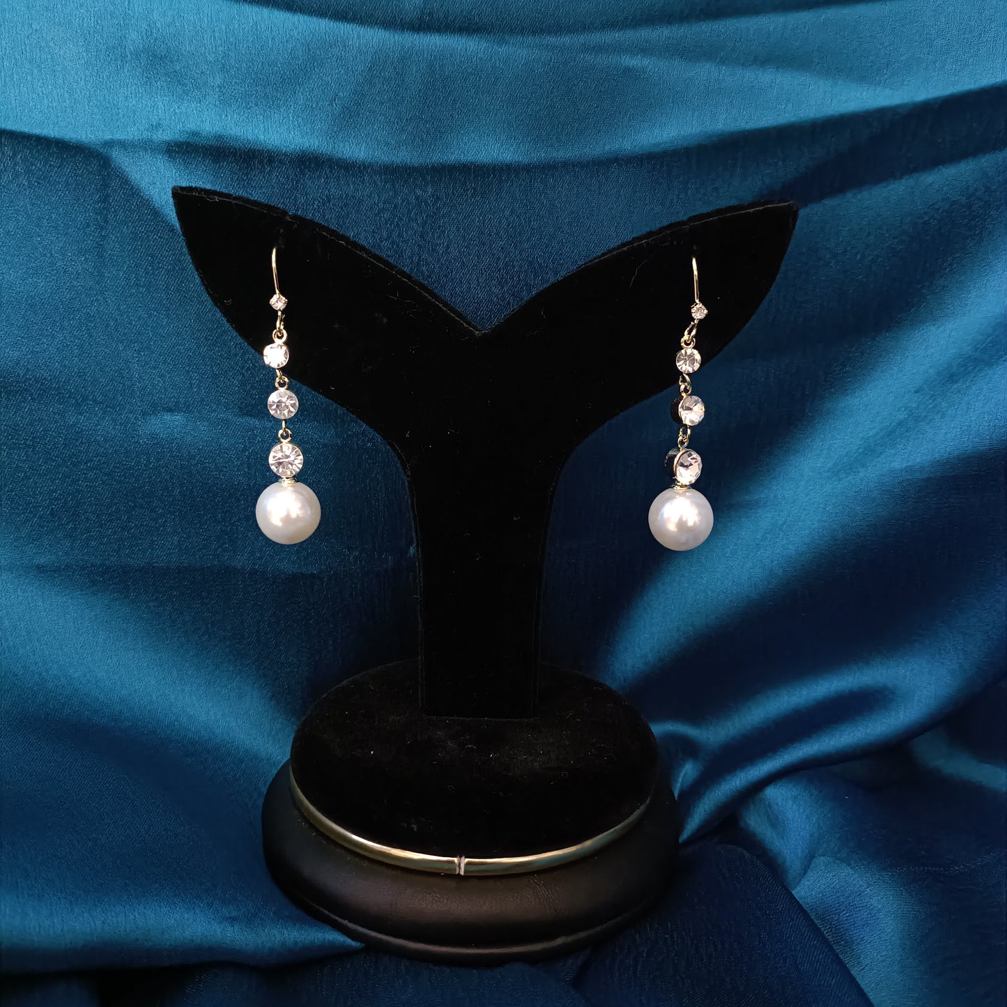 Stylish Pearls Earrings