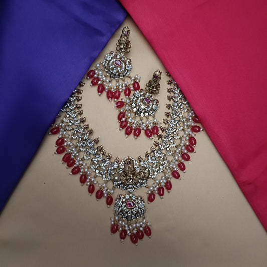 Beautiful Victorian Short Necklace