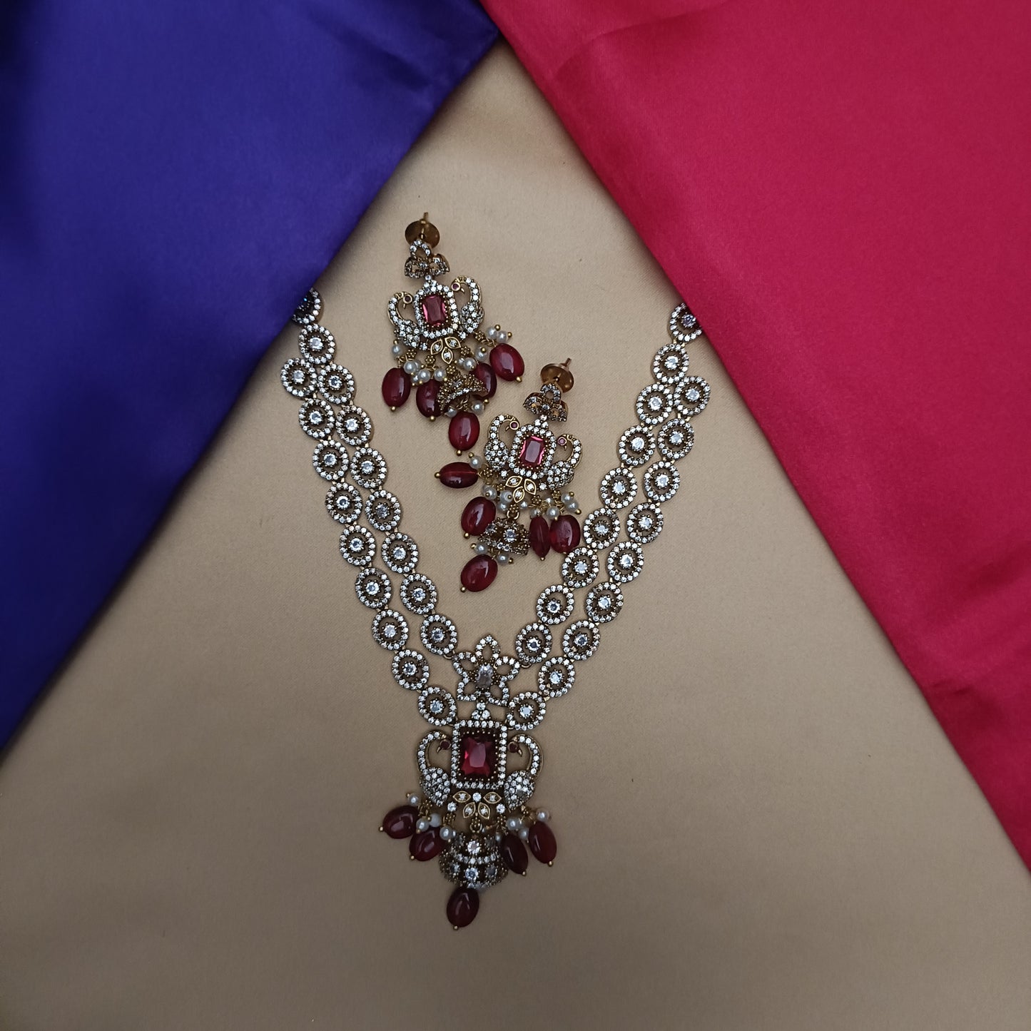 Beautiful Victorian Short Necklace