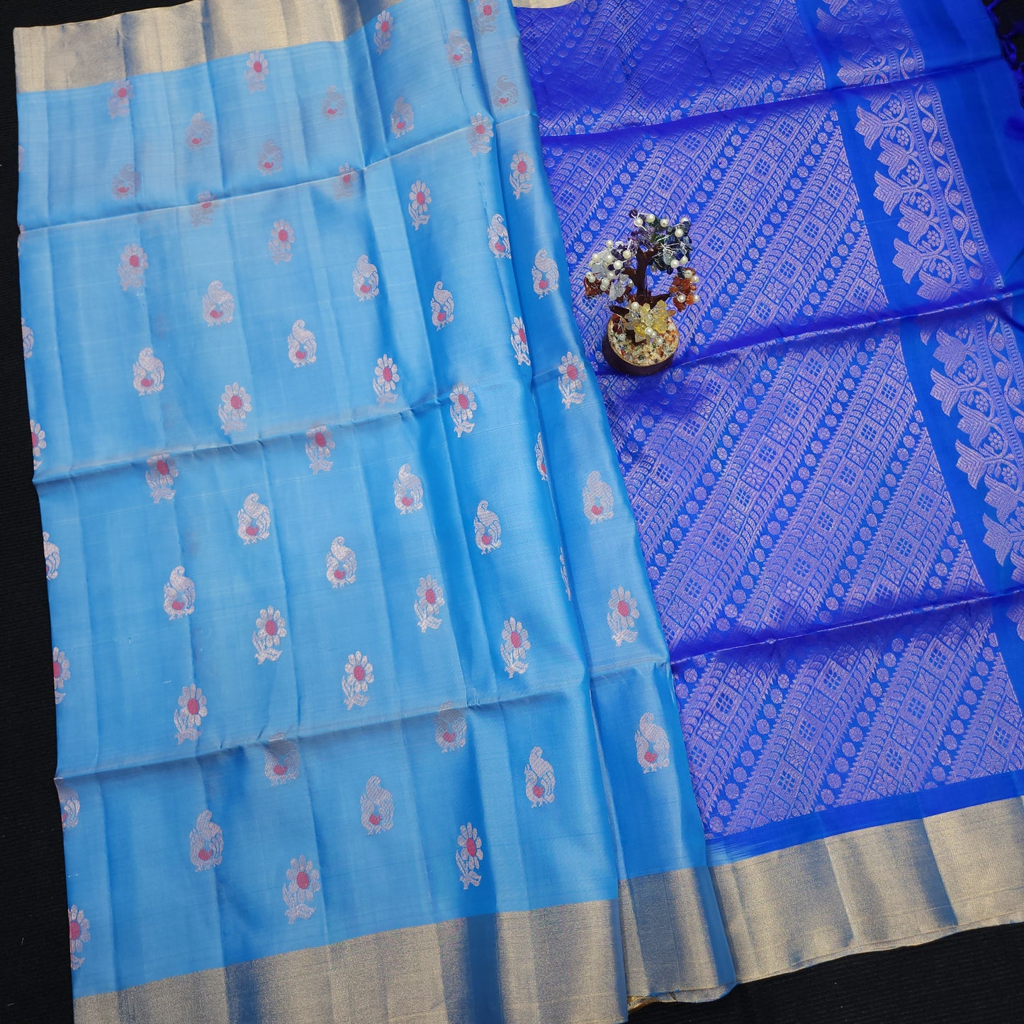 Kanchi Pattu Handloom Butta Saree