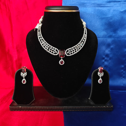 Elegant Silver Kante Necklace In Red Stone