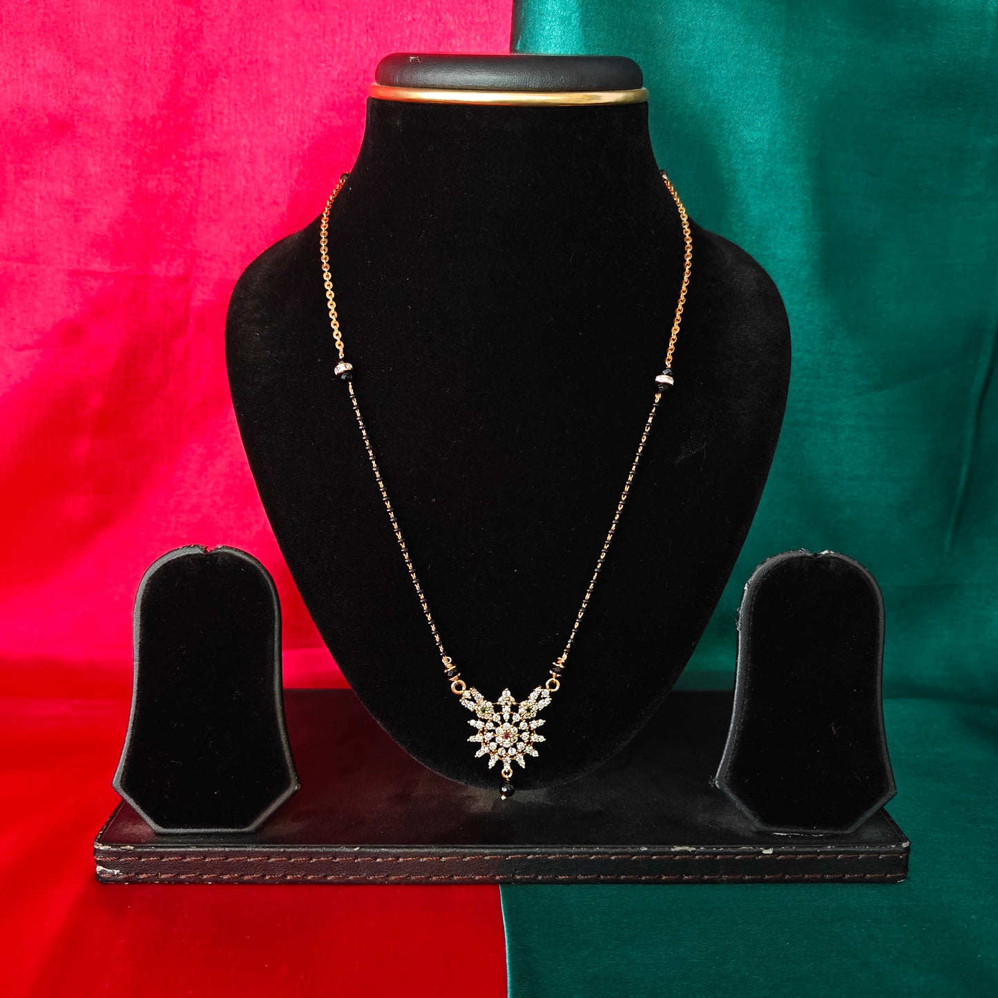 Beautiful Simple Black Beads Short In White Stone