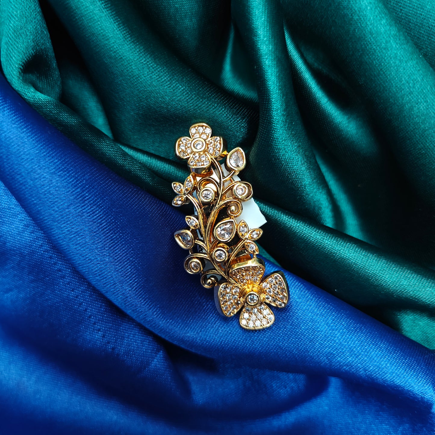 Beautiful Nakshi Saree Pin