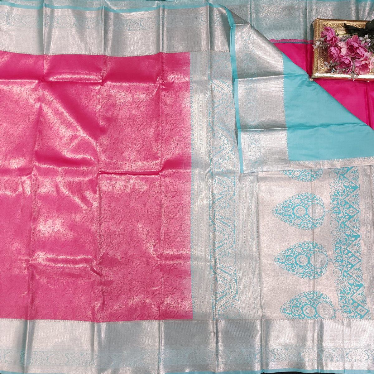Resham Kanchi Pattu Contrast Border Saree