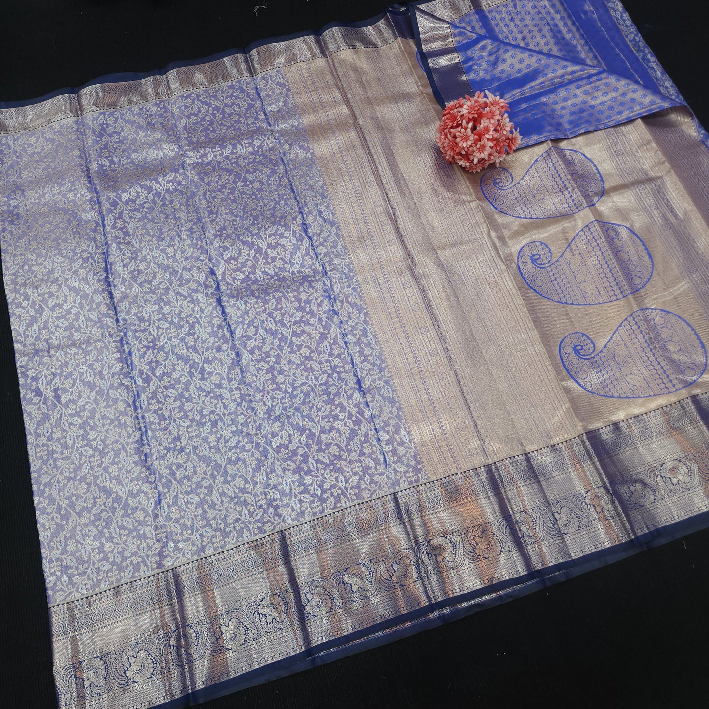 Golden Jariwarp Brocade Sarees 😍✨️