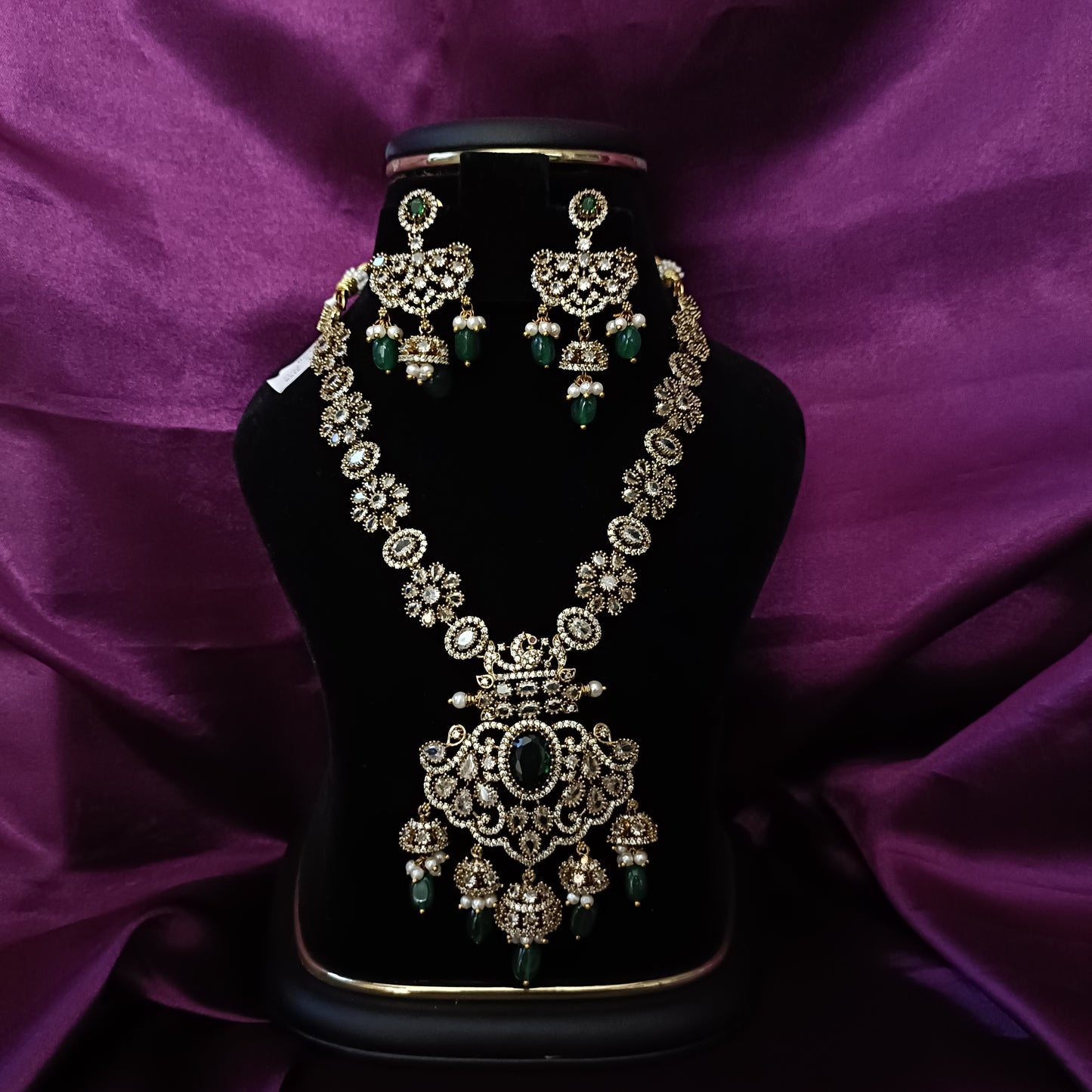 Elegant Mehandi Polished Short Necklace With Monalisa Beads