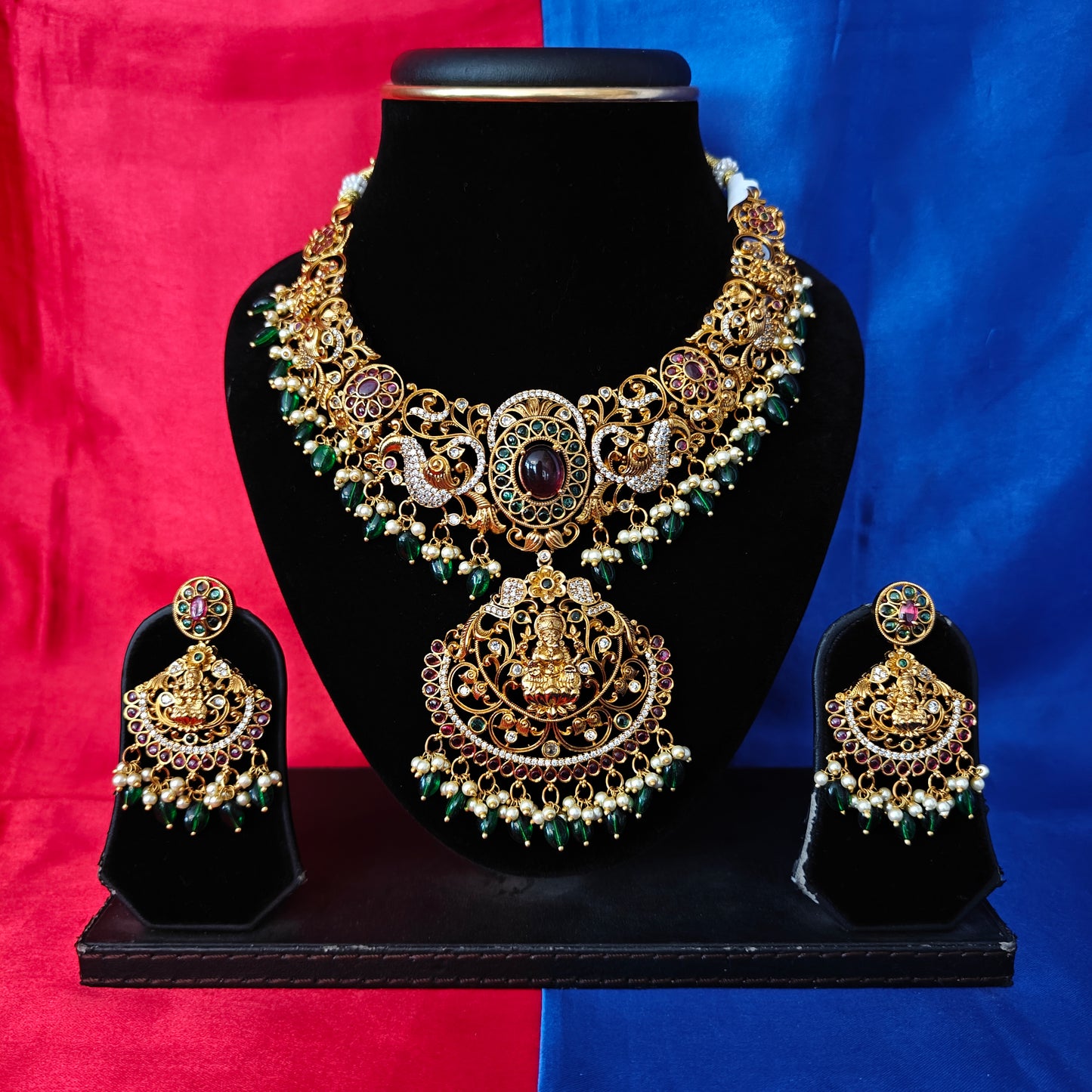 Beautiful Nakshi Short Necklace With Laxmi Idol