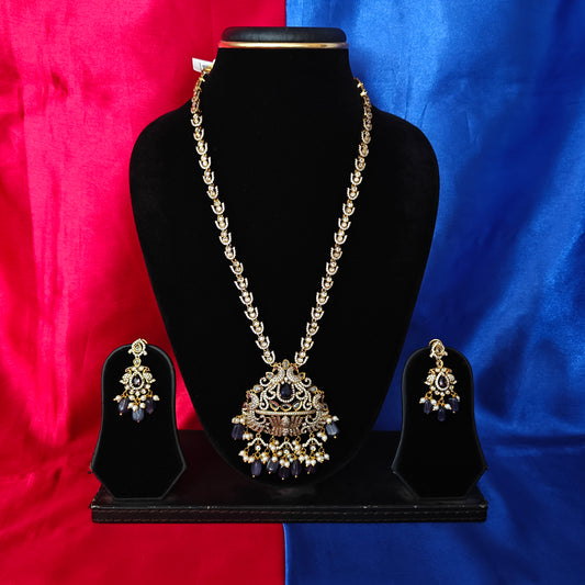 Elegant Victorian Long Necklace In Purple Beads