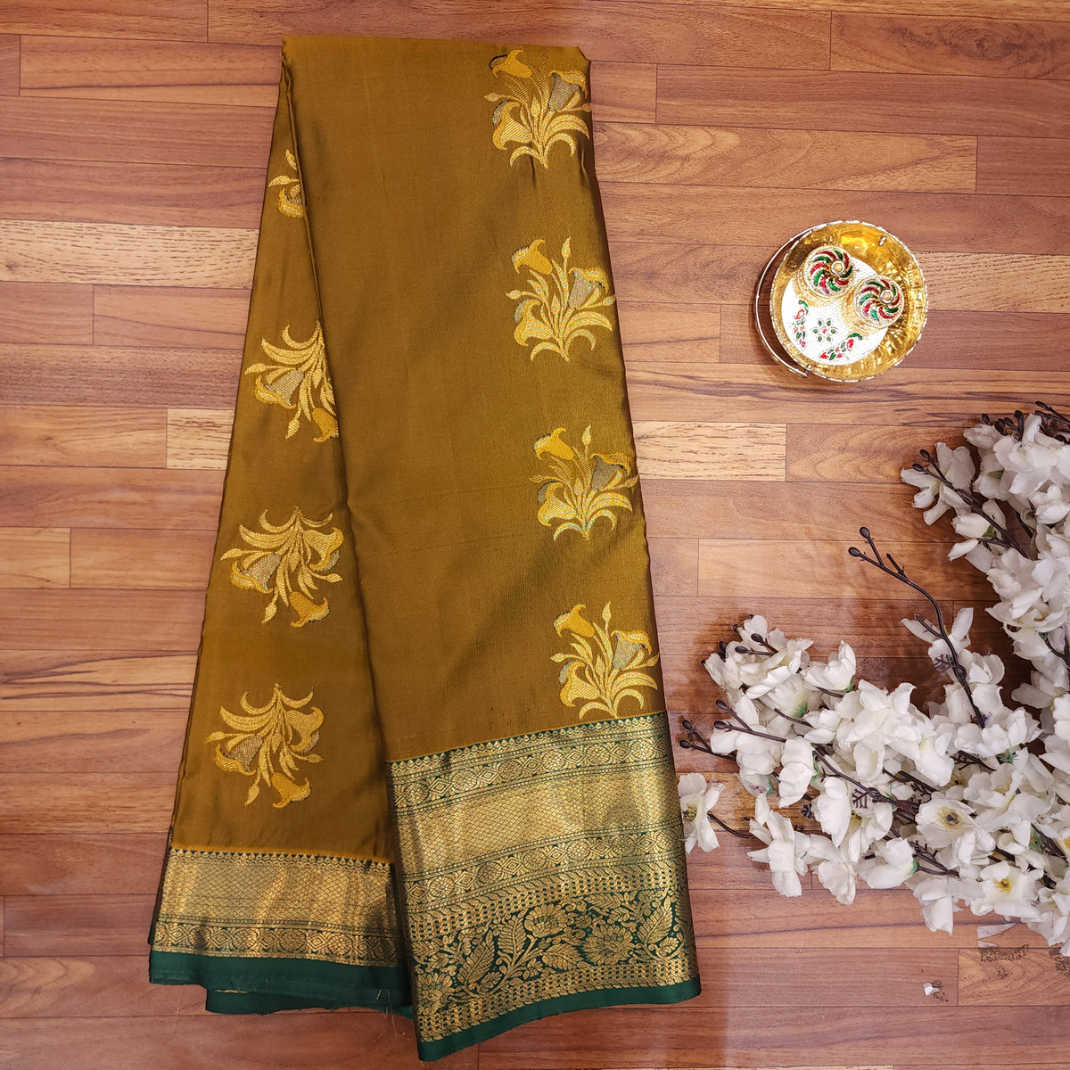 Resham Kanchi Butta Saree