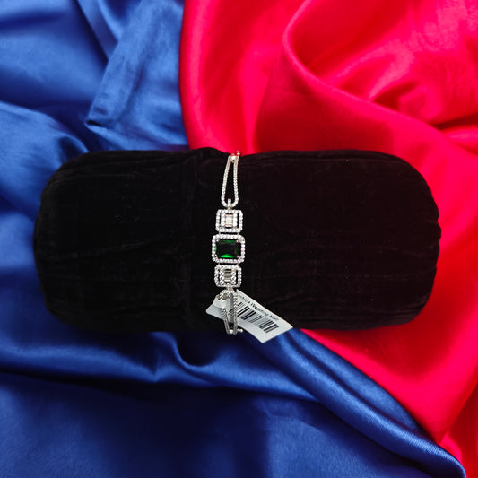 Beautiful Silver Bracelet In Green Stone
