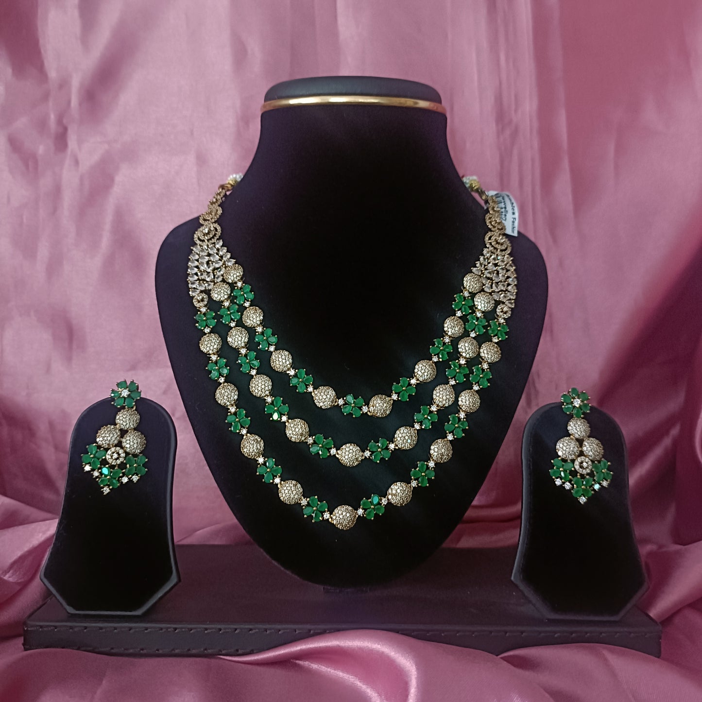 Beautiful Mehandi Polished Short Necklace