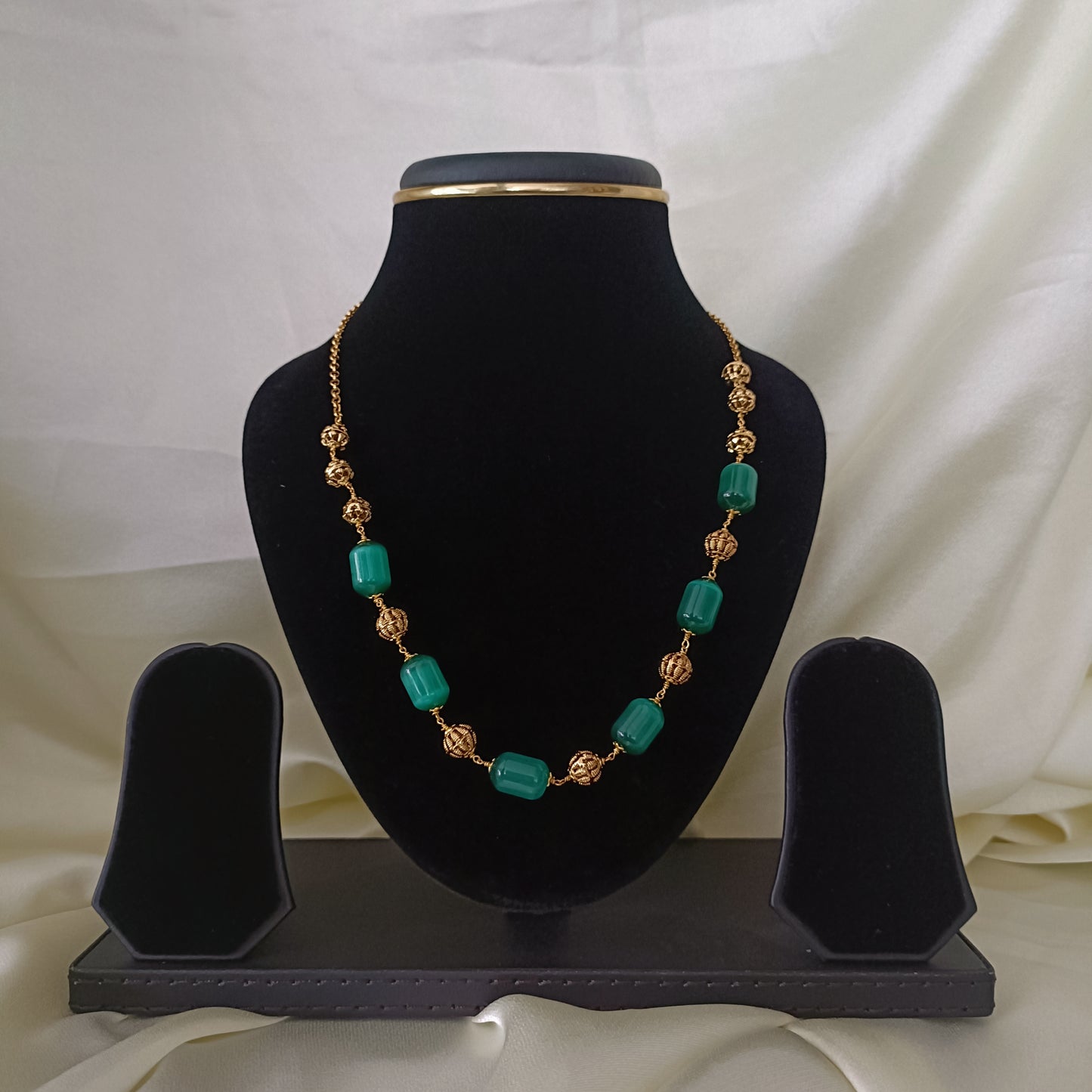 Dark Green Beads Necklace