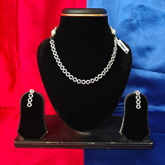 Beautiful Silver Short Necklace In Lavender Stone
