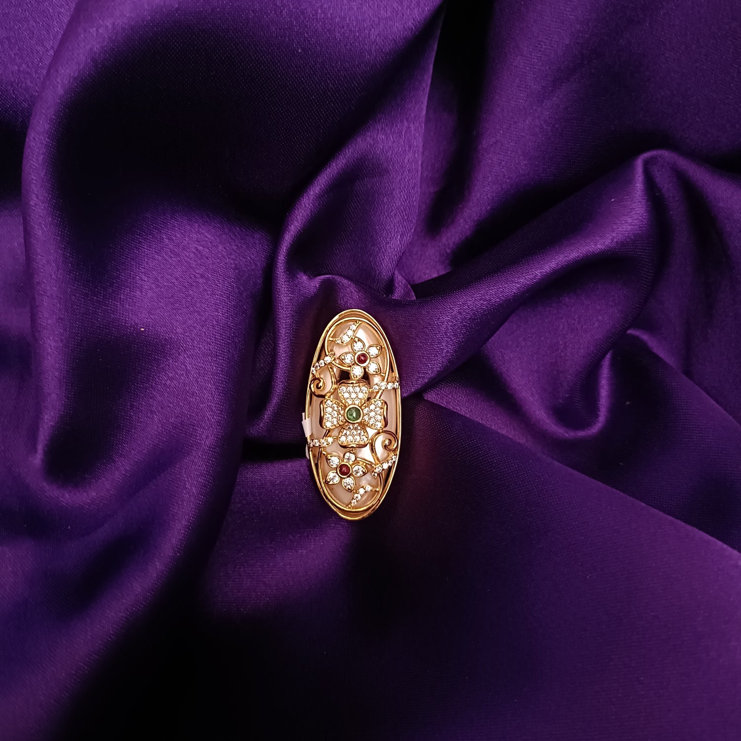 Fancy Saree pin - Ambica Wedding Mall
