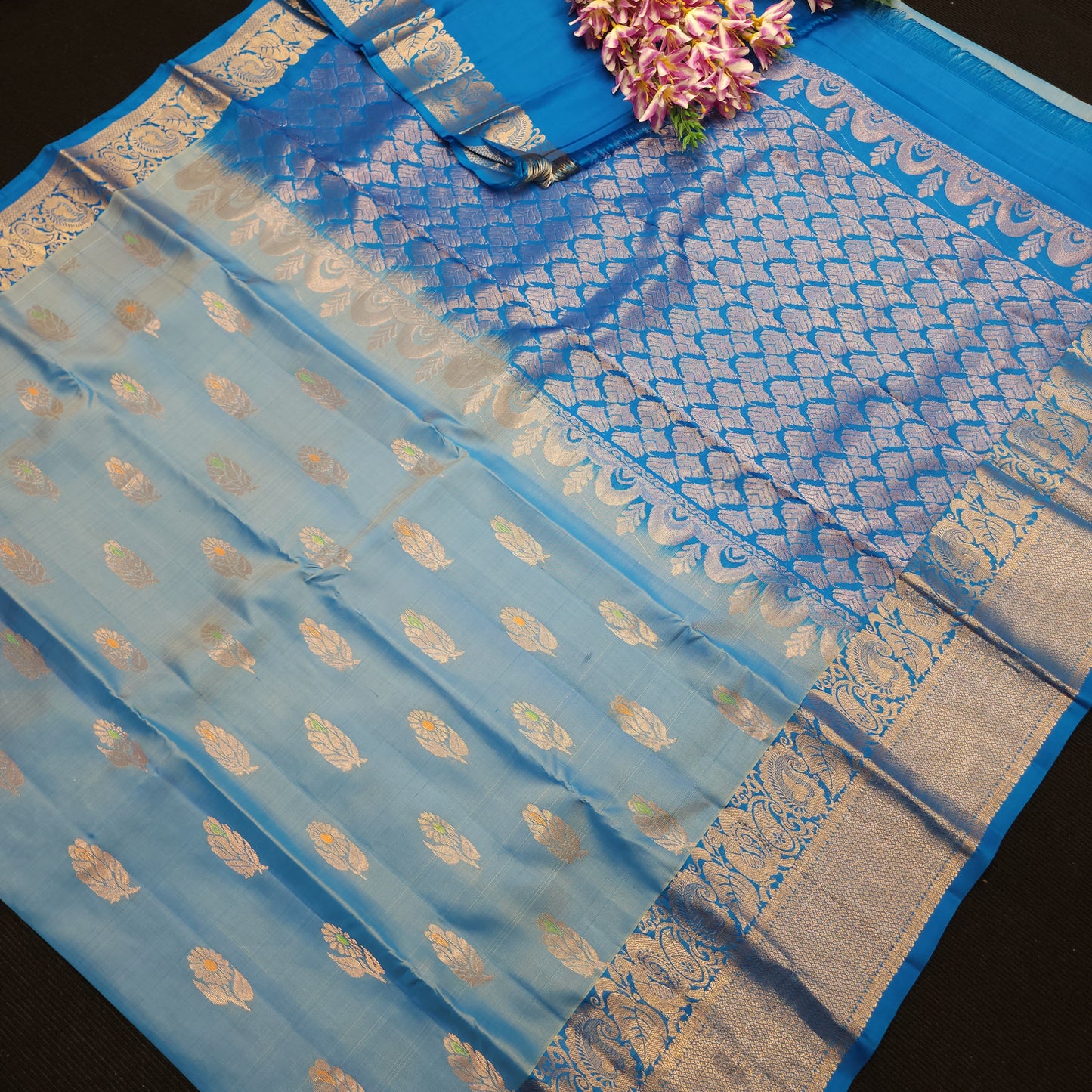 Handloom Kanchi Pattu Butta Light Weight Saree