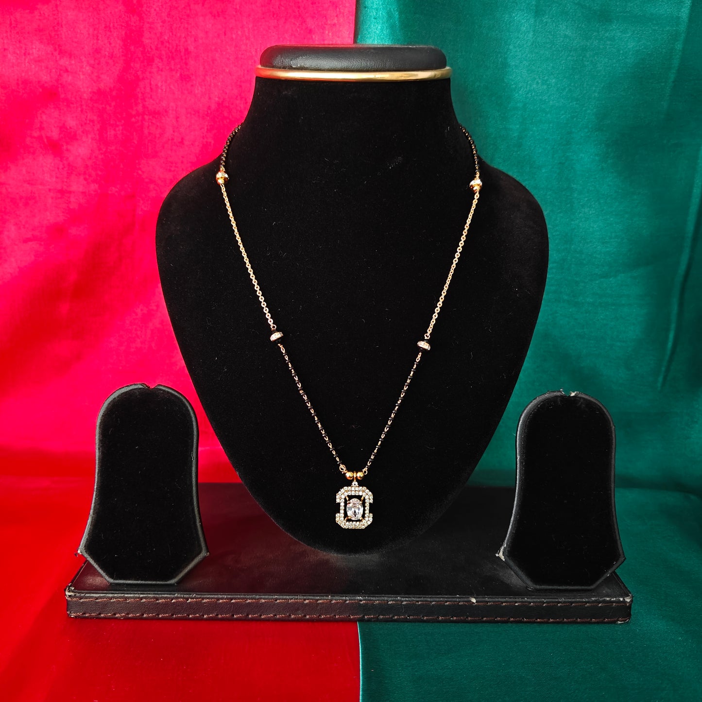 Beautiful Simple Black Beads Short In White Stone