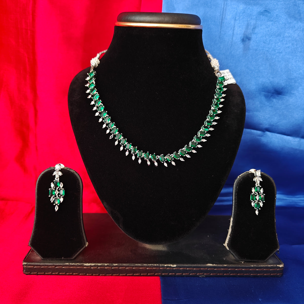 Elegant AD Short Necklace In Green Coloured Stone