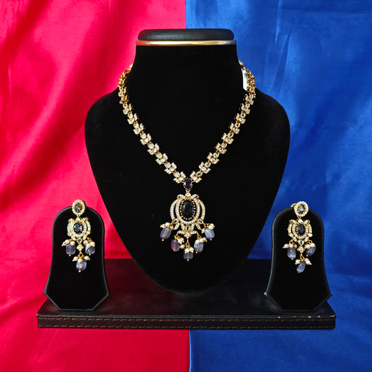 Elegant Victorian Short Necklace In Purple Beads