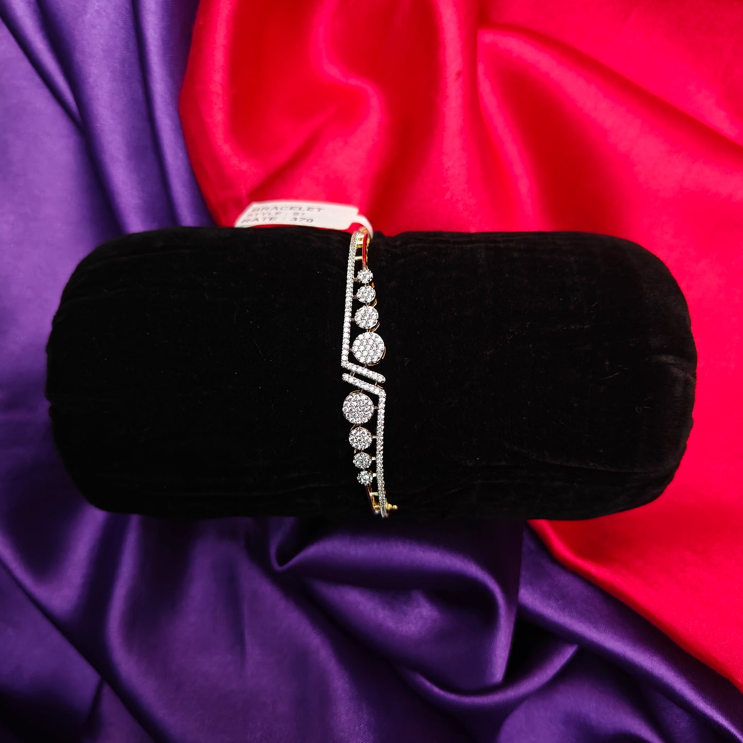Beautiful GJ Bracelet In White Stone