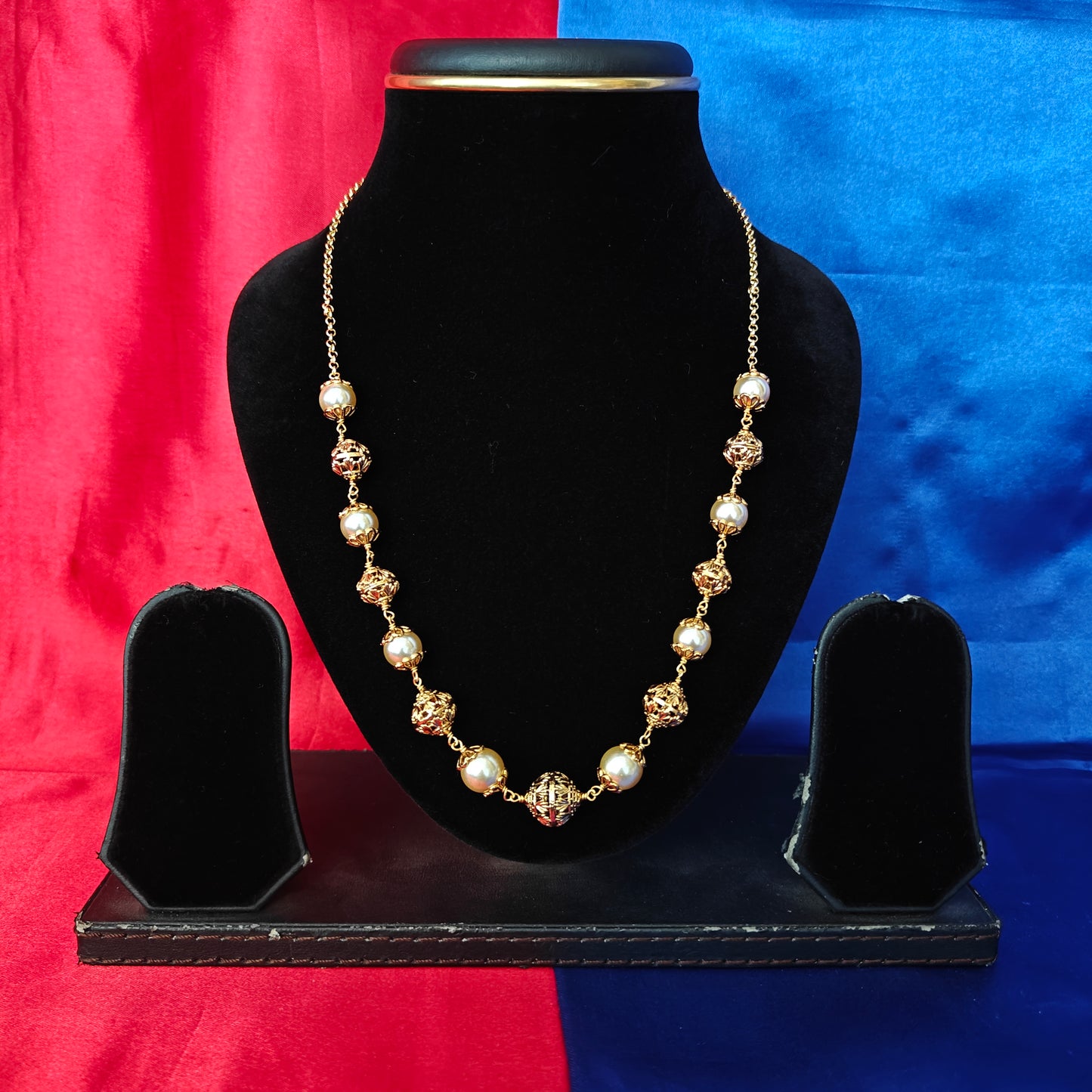 Beautiful Single Line Pearls Mala With Golden Balls