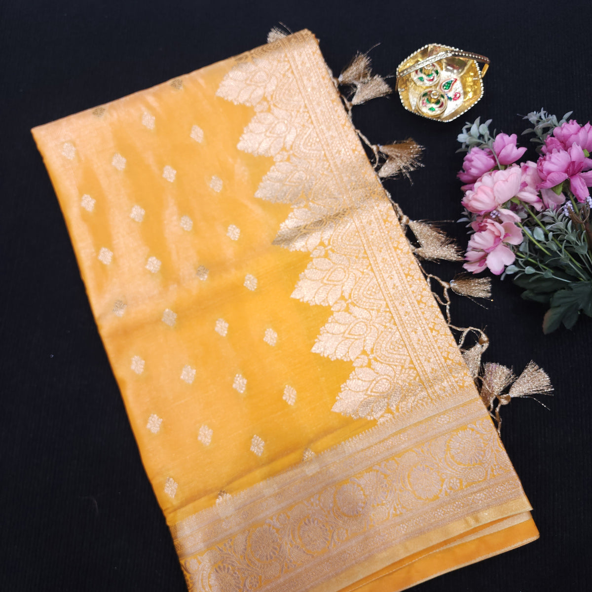 Trending Banaras Vintage saree