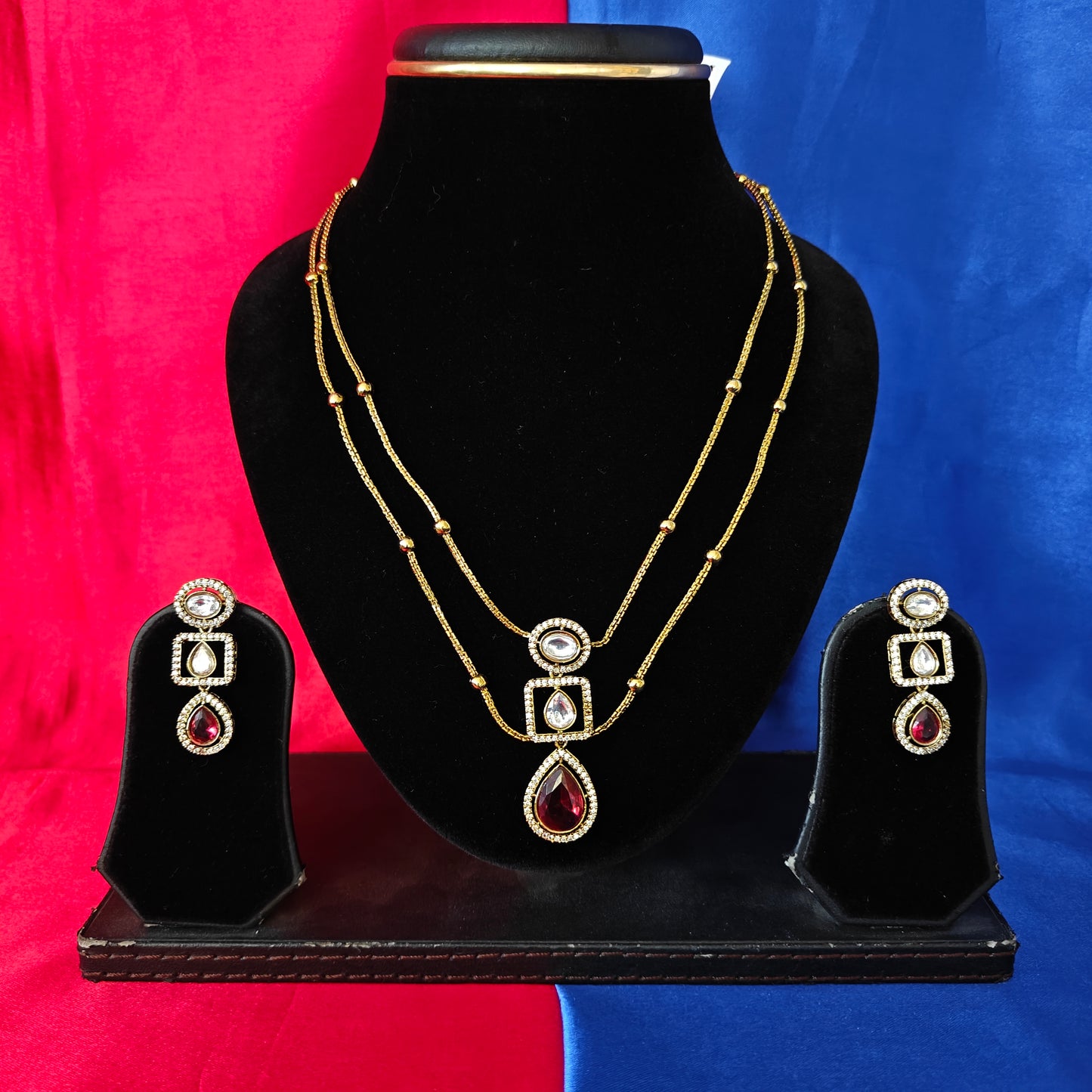 Beautiful Simple Chain Necklace In Maroon Stone