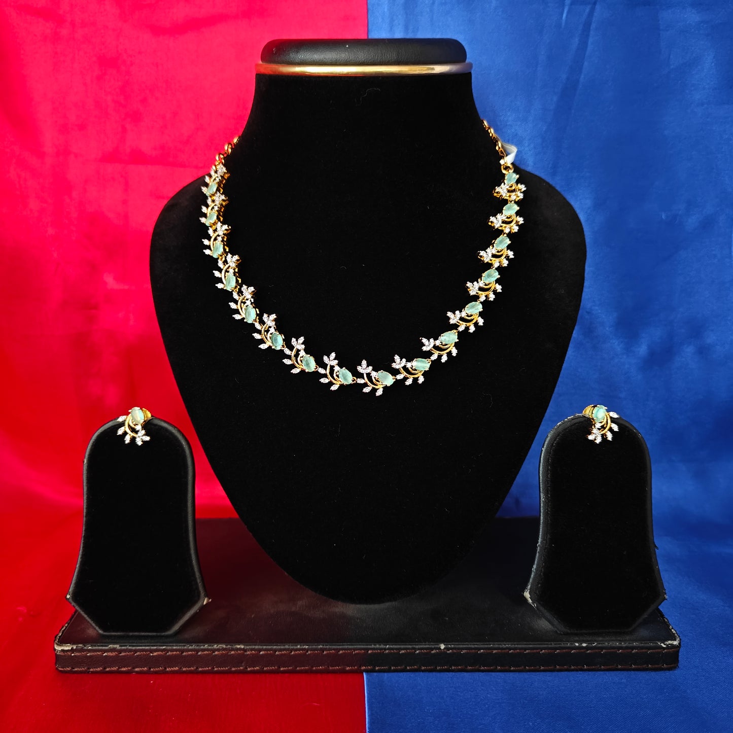 Beautiful GJ Short Necklace In Pista Green Stone